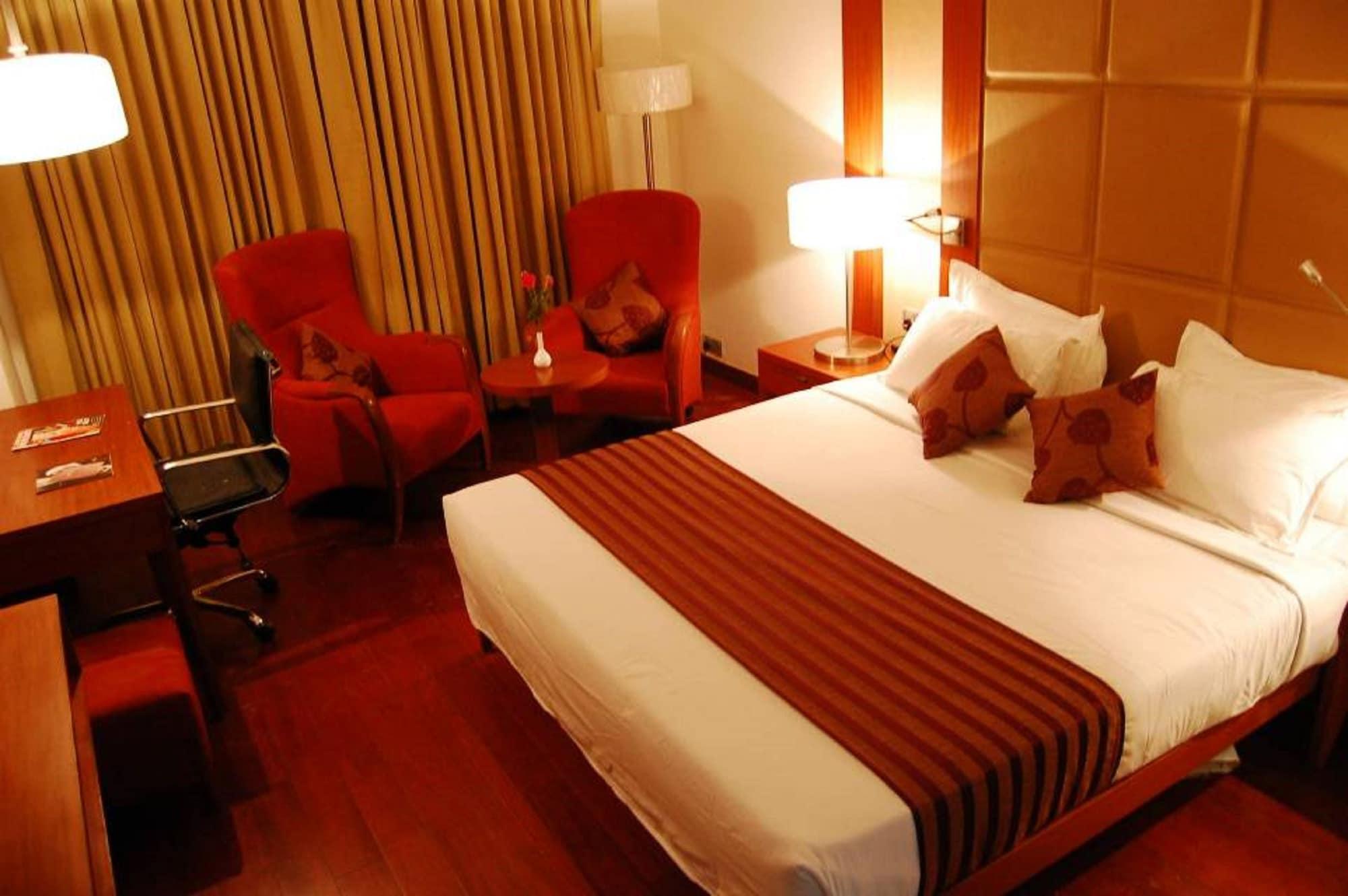 The Cambay Grand Hotel Ahmedabad Buitenkant foto