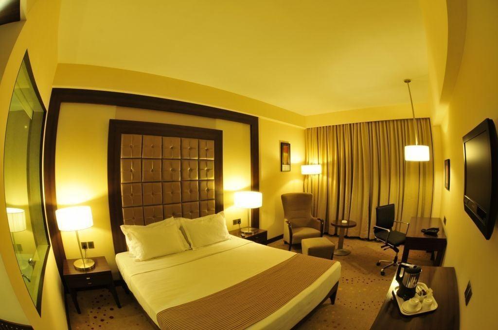 The Cambay Grand Hotel Ahmedabad Buitenkant foto