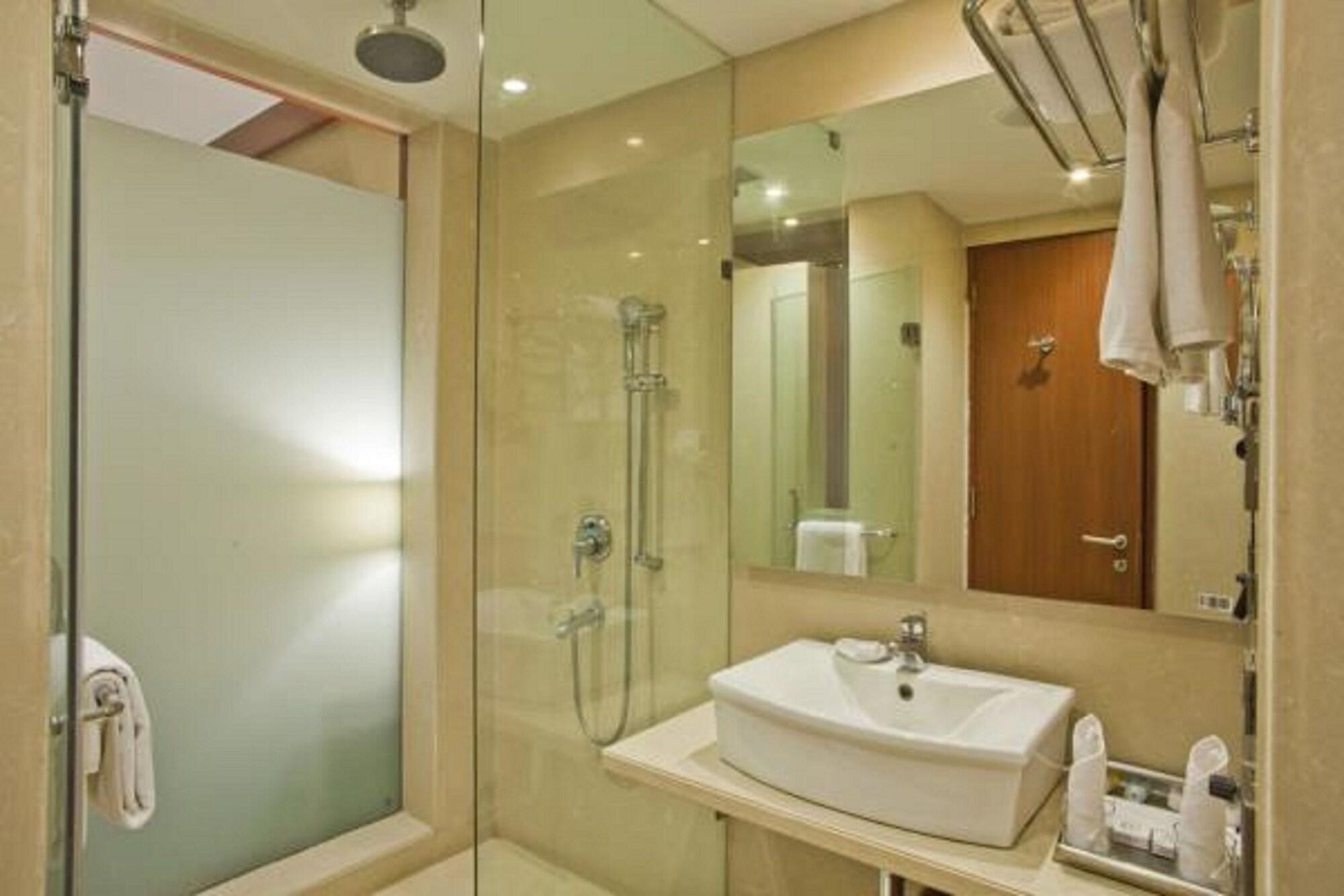 The Cambay Grand Hotel Ahmedabad Buitenkant foto