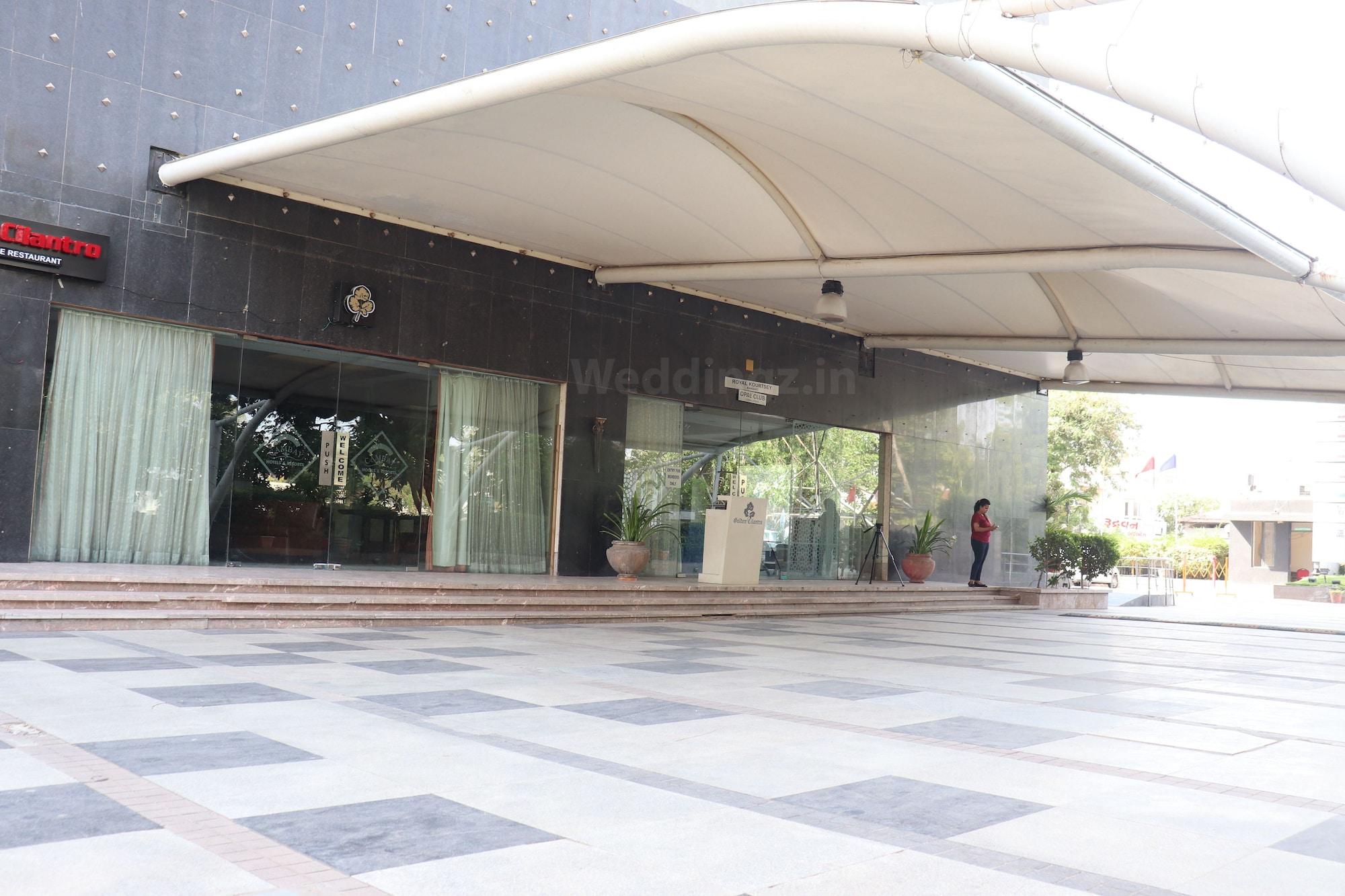 The Cambay Grand Hotel Ahmedabad Buitenkant foto