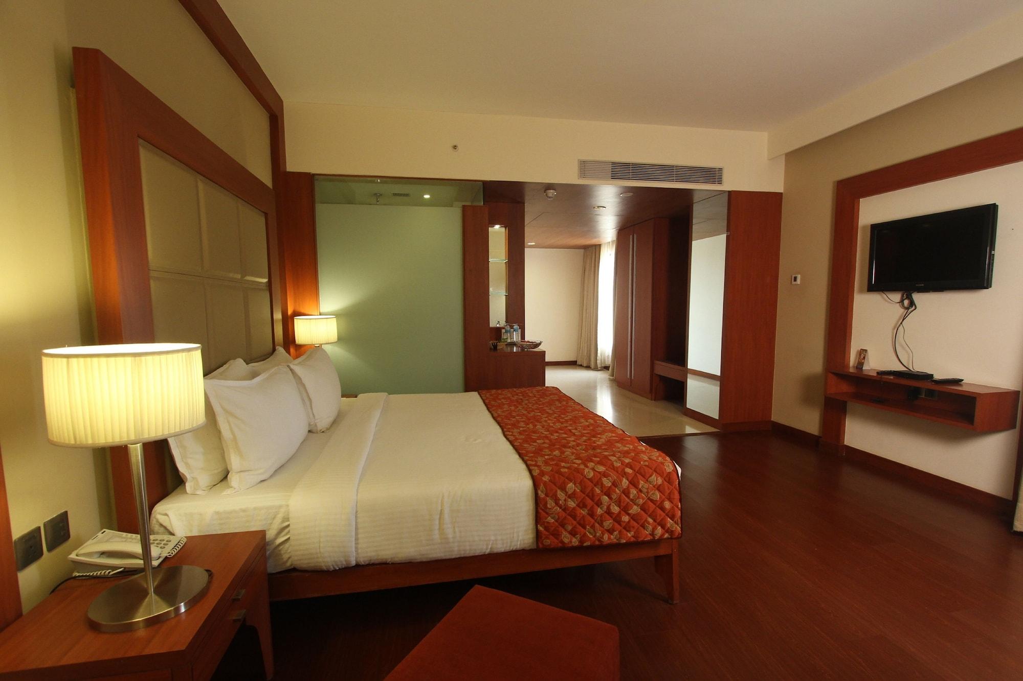 The Cambay Grand Hotel Ahmedabad Buitenkant foto