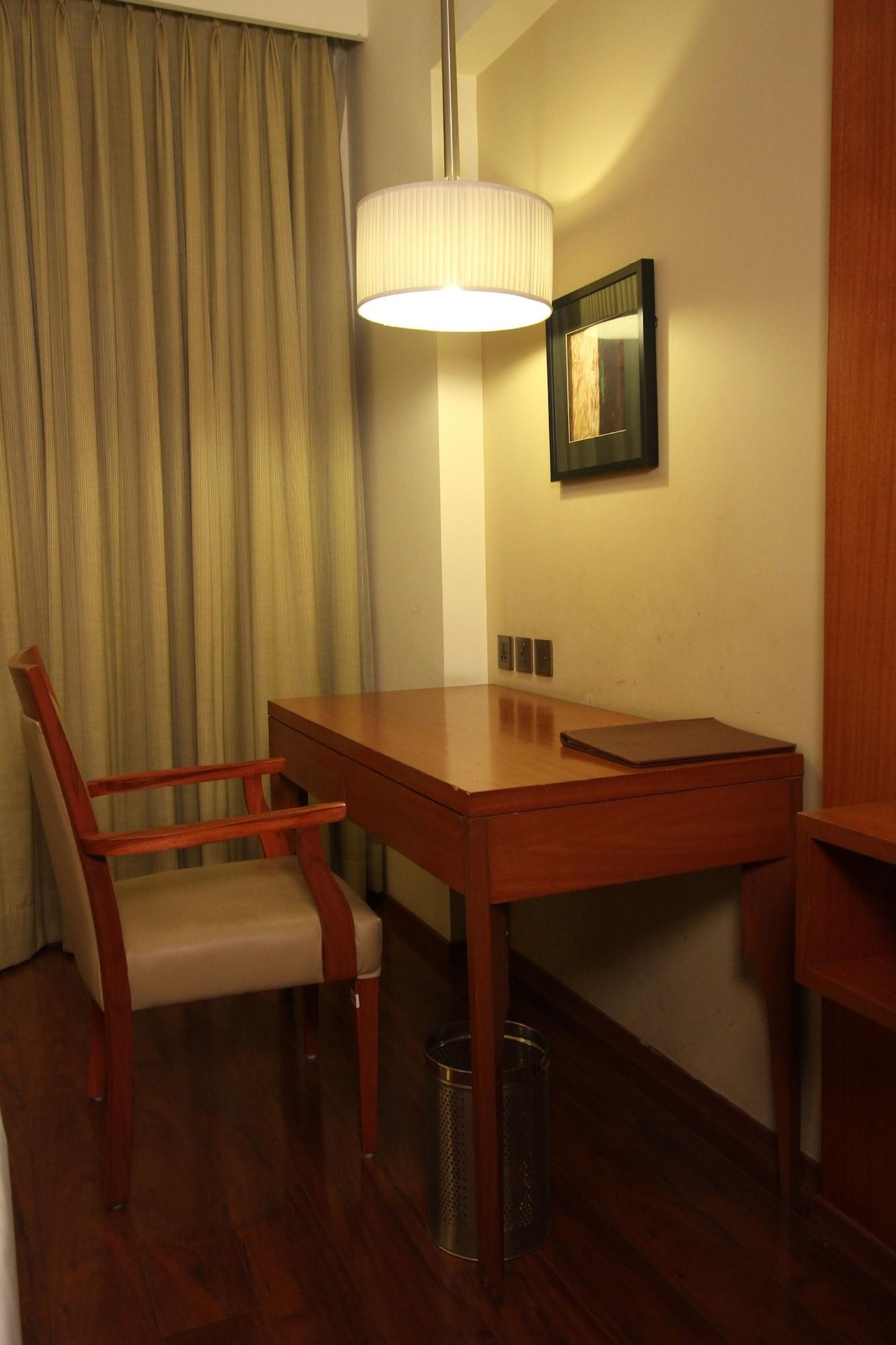 The Cambay Grand Hotel Ahmedabad Buitenkant foto