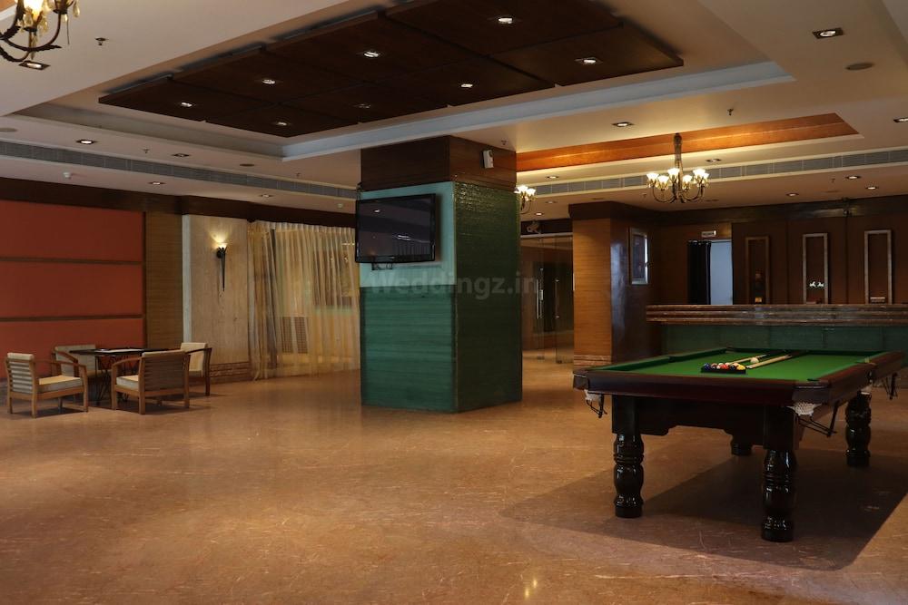 The Cambay Grand Hotel Ahmedabad Buitenkant foto