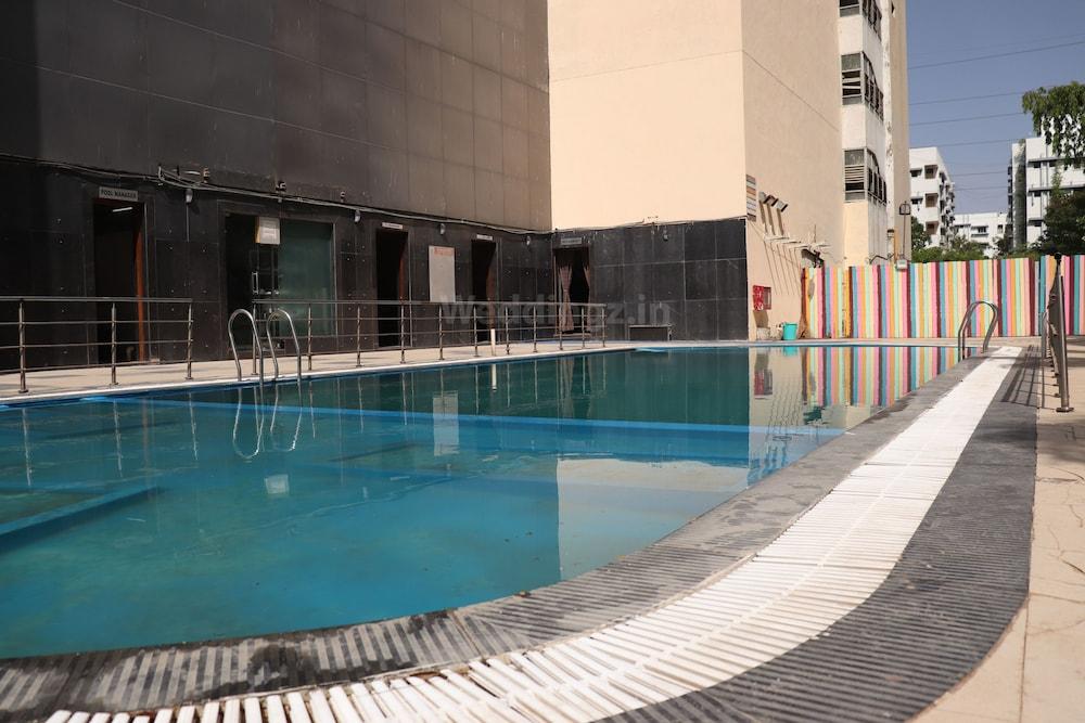 The Cambay Grand Hotel Ahmedabad Buitenkant foto