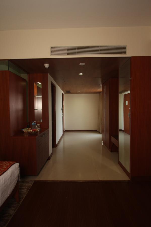 The Cambay Grand Hotel Ahmedabad Buitenkant foto