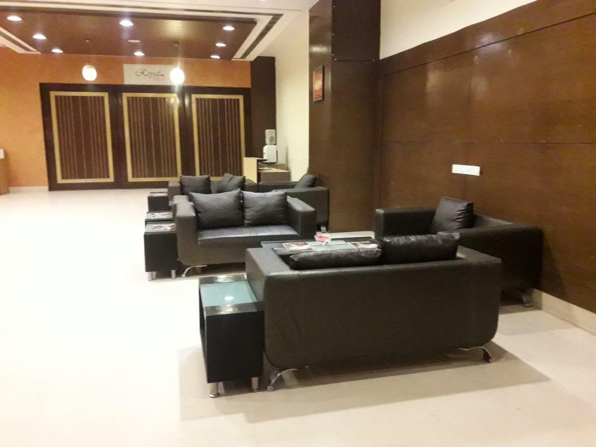 The Cambay Grand Hotel Ahmedabad Buitenkant foto