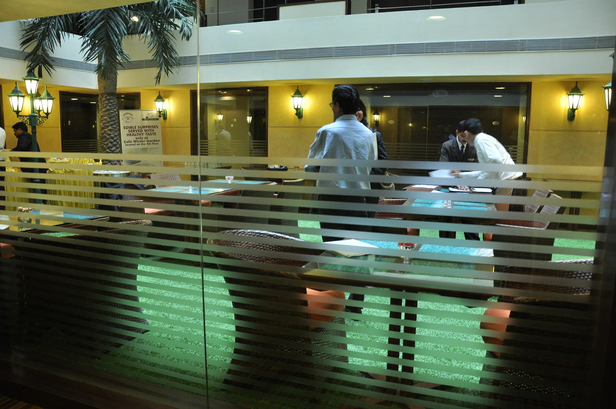 The Cambay Grand Hotel Ahmedabad Buitenkant foto